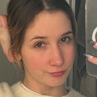 Lizz Elisabeth Naken