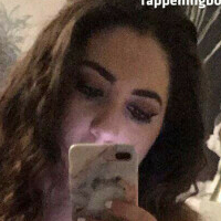 Lizzy B Naken