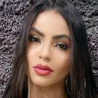 Lory Gomes Naken