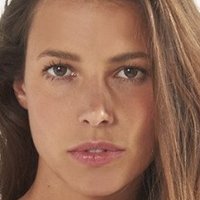 Lucy Bayet Naken