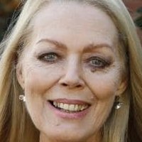 Lynda Stoner Naken