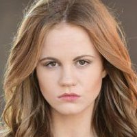 Mackenzie Lintz Naken