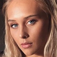 Maren Turmo Naken