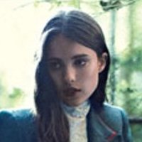 Margaret Qualley Naken