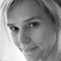 Maria Skoula Naken
