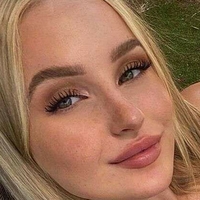 Mikayla Hamilton Naken