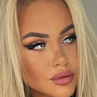 Natalie Rihova Naken