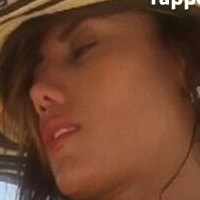 NiaIsazaOficial Naken