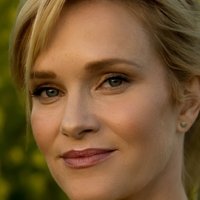 Nicholle Tom Naken