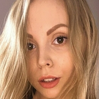 Nikki Mills Naken