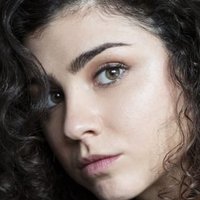 Olivia Delcan Naken