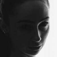 Olivia Michelle Naken