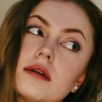 Olivia Tucker Naken