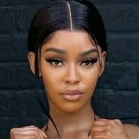 Ontlametseofficial Naken