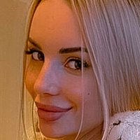 Rebecca Alba Naken
