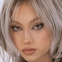 Riley Hubatka Naken