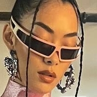 Rina Sawayama Naken