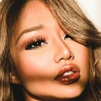Rosie Ly Naken