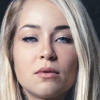 Sara Fabel Naken