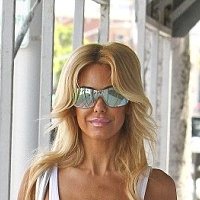 Shauna Sand Naken