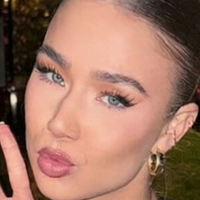 StewardSabrina Naken