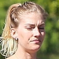 Taylor Neisen Naken
