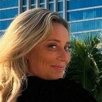 Tricia Whitaker Naken