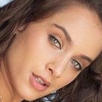 Uma Jolie Naken