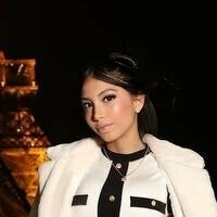 valeabck Naken