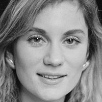 Valerie Gogan Naken