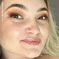 xxxsabrinamay Naken