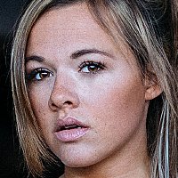 Yvonne Pferer Naken