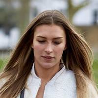Zara McDermott Naken
